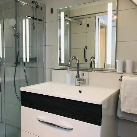 Altstadthus-gemuetliches Mit Gaertchen