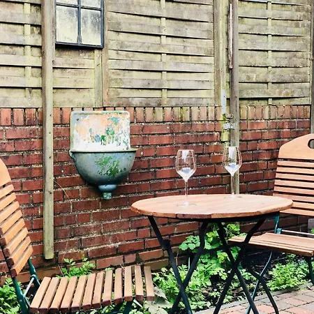 Altstadthus-gemuetliches Mit Gaertchen Friedrichstadt