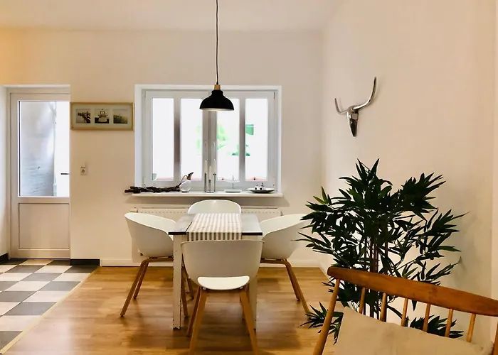 Altstadthus-gemuetliches Mit Gaertchen Appartement Friedrichstadt